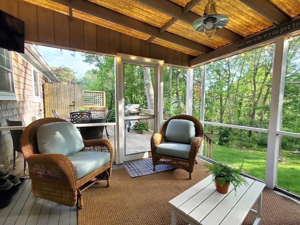 20 Surrey Ln, Harwich MA 02645-3116 exterior