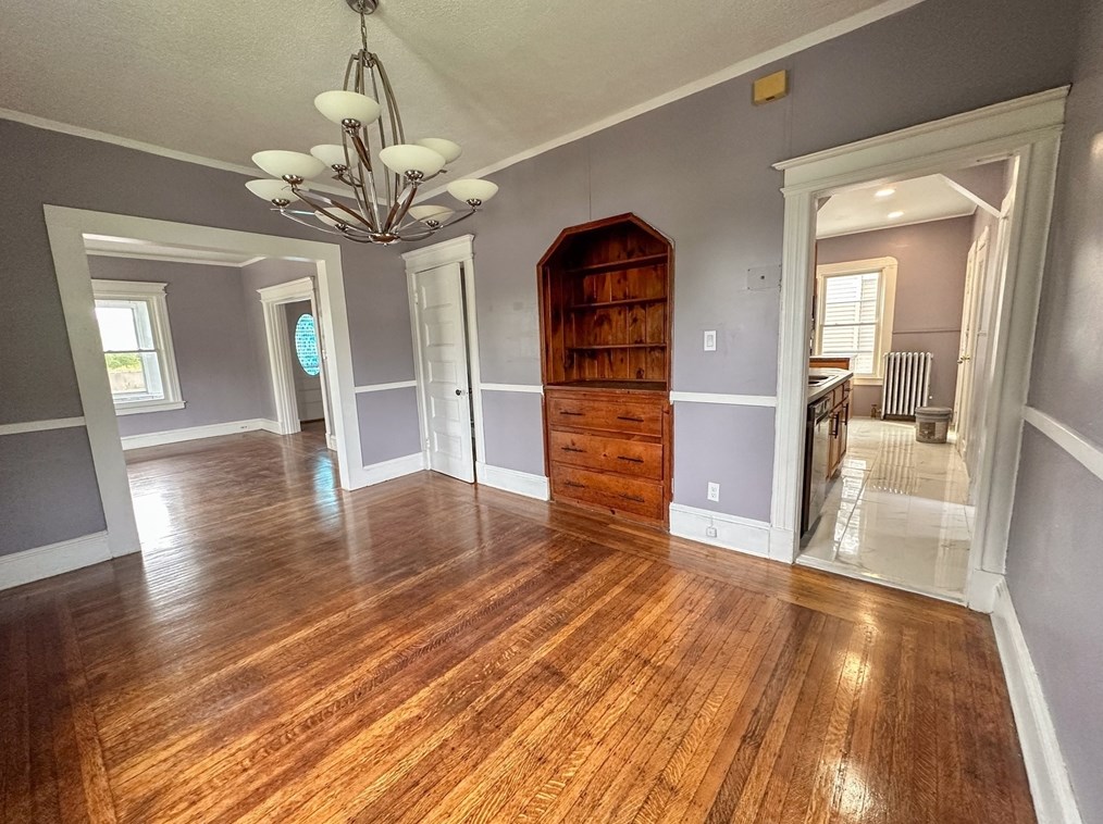 80 Riverdale St, West Springfield MA 01089-4619 exterior