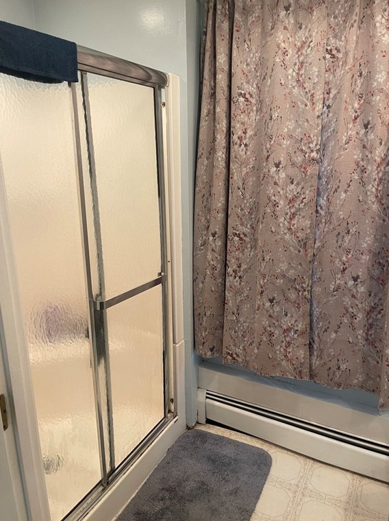 2020 Lakeview Ave, Dracut MA 01826-3272 exterior