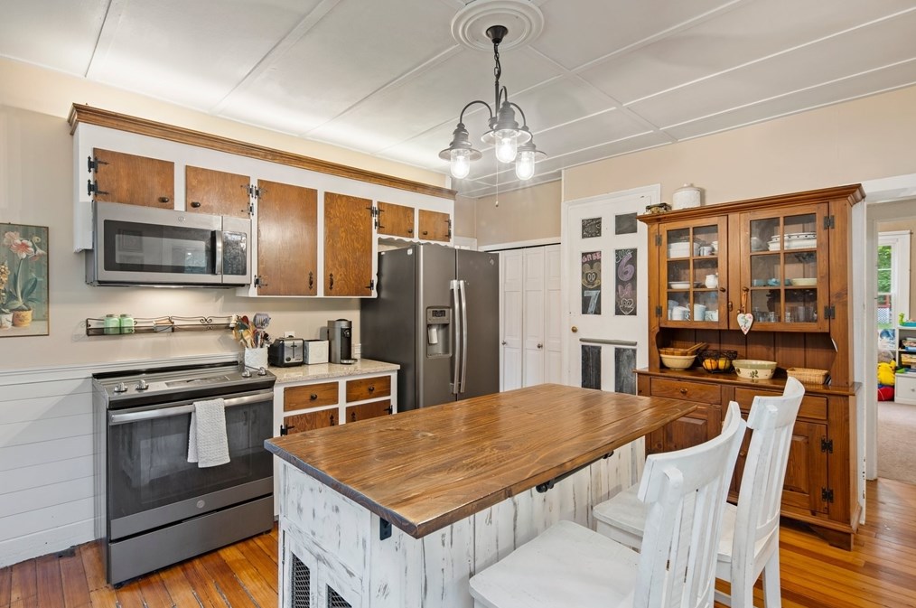 777 St, East Bridgewater MA 02324-2403 exterior