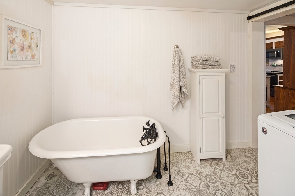 777 St, East Bridgewater MA 02324-2403 exterior