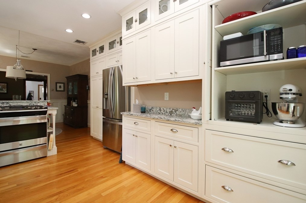 52 Pearson St, Saugus MA  01906 exterior