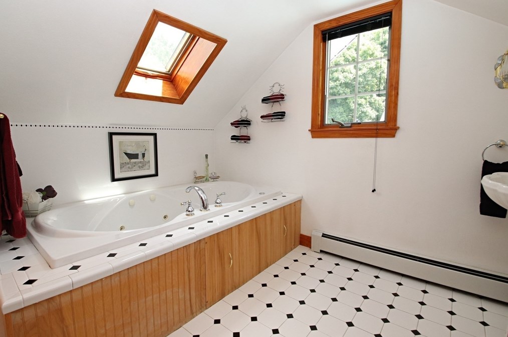 52 Pearson St, Saugus MA  01906 exterior