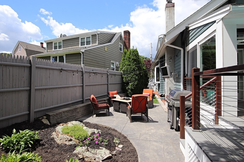 52 Pearson St, Saugus MA  01906 exterior