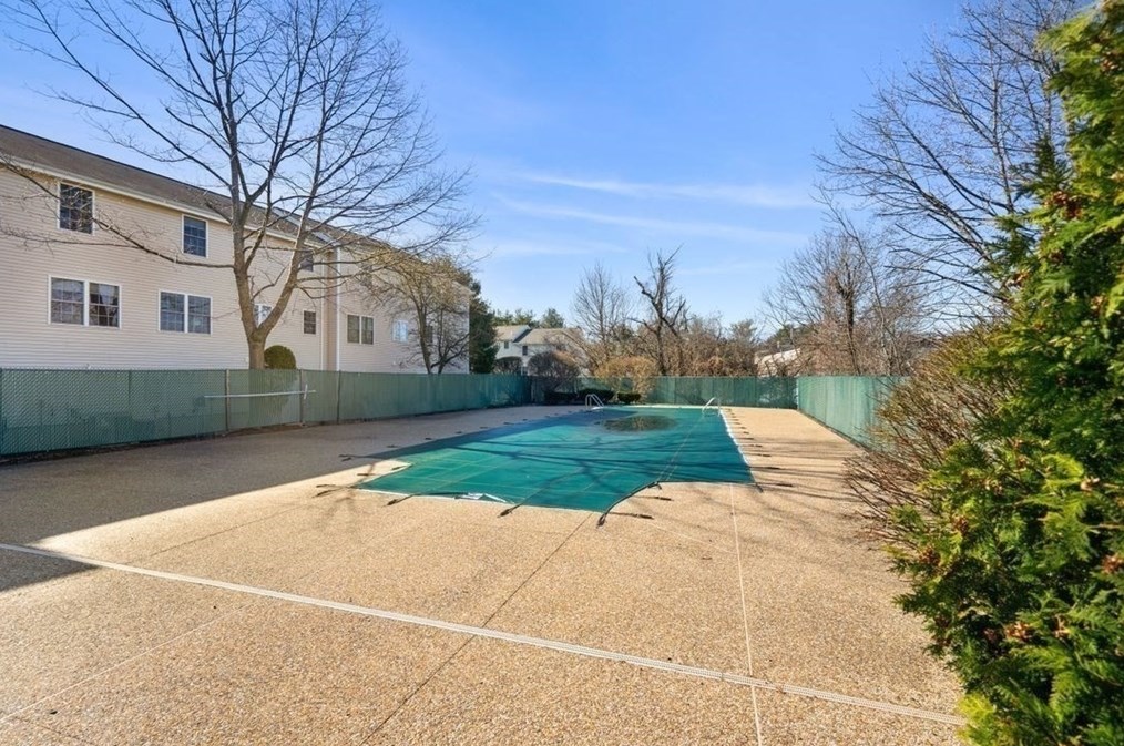 1105 Lexington St, Waltham MA 02452-7269 exterior