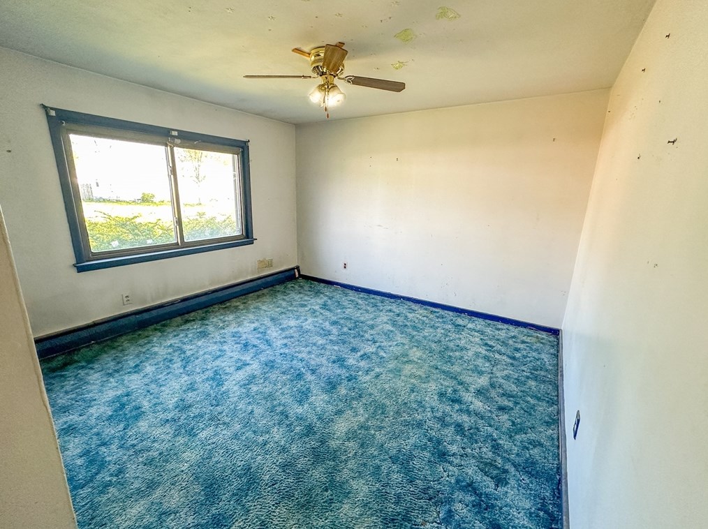 43 Falmouth Rd, Chicopee MA 01020-3806 exterior