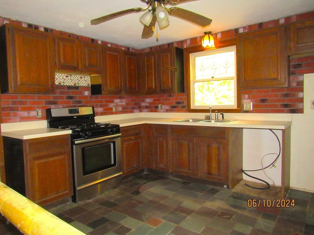 22 Pinehurst Dr, Bourne MA 02532-4234 exterior