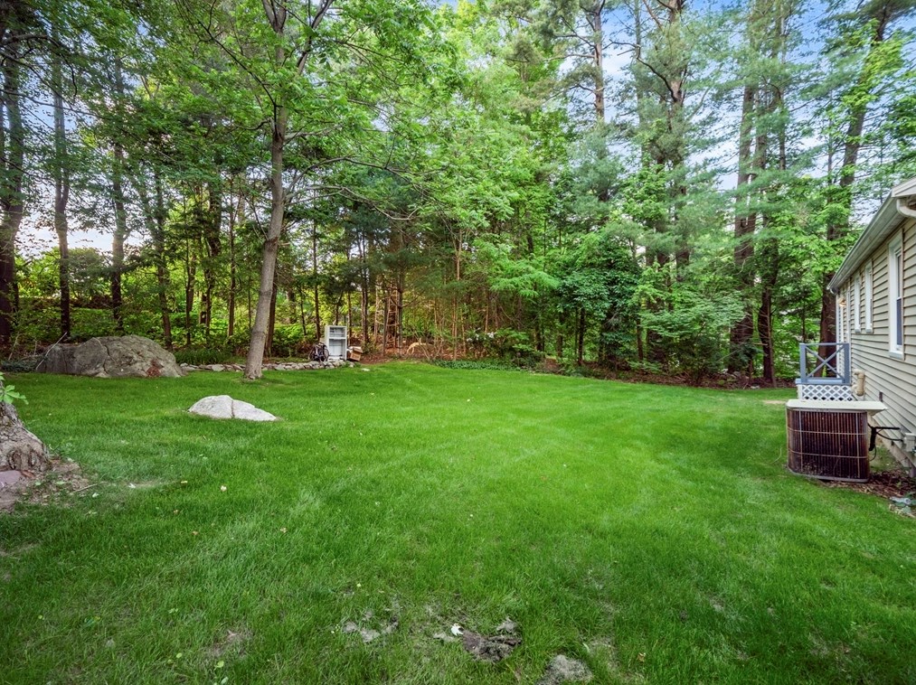 96 Lexington St, Burlington MA exterior