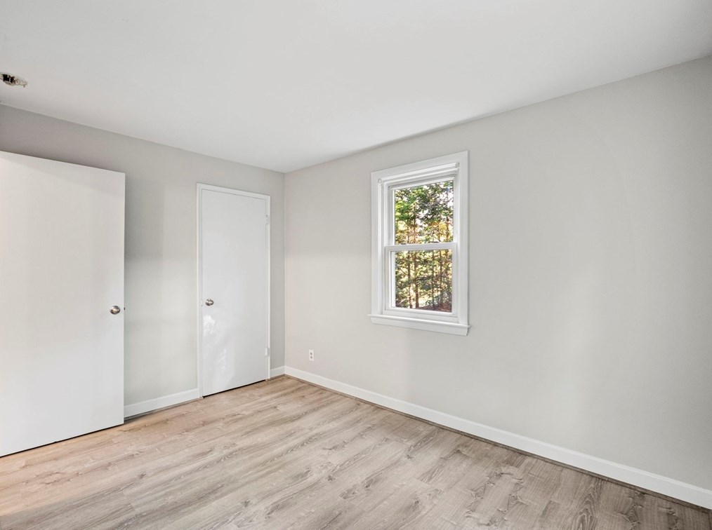 96 Lexington St, Burlington MA exterior