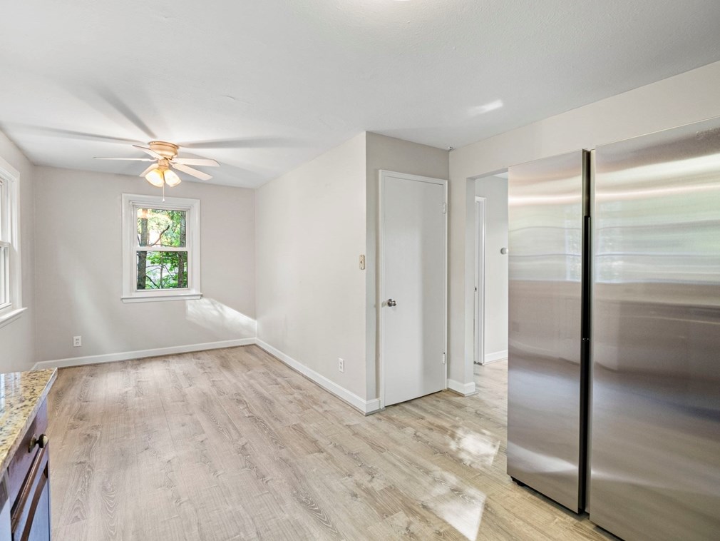 96 Lexington St, Burlington MA exterior