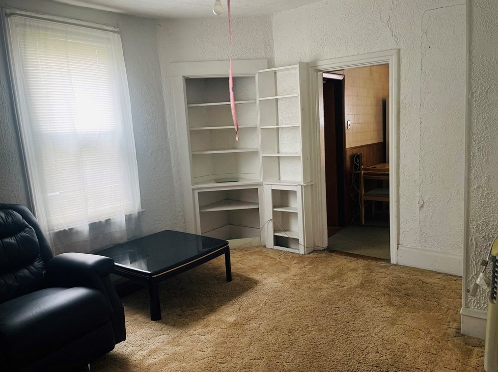 25 Acorn St, Lynn MA 01902-3852 exterior