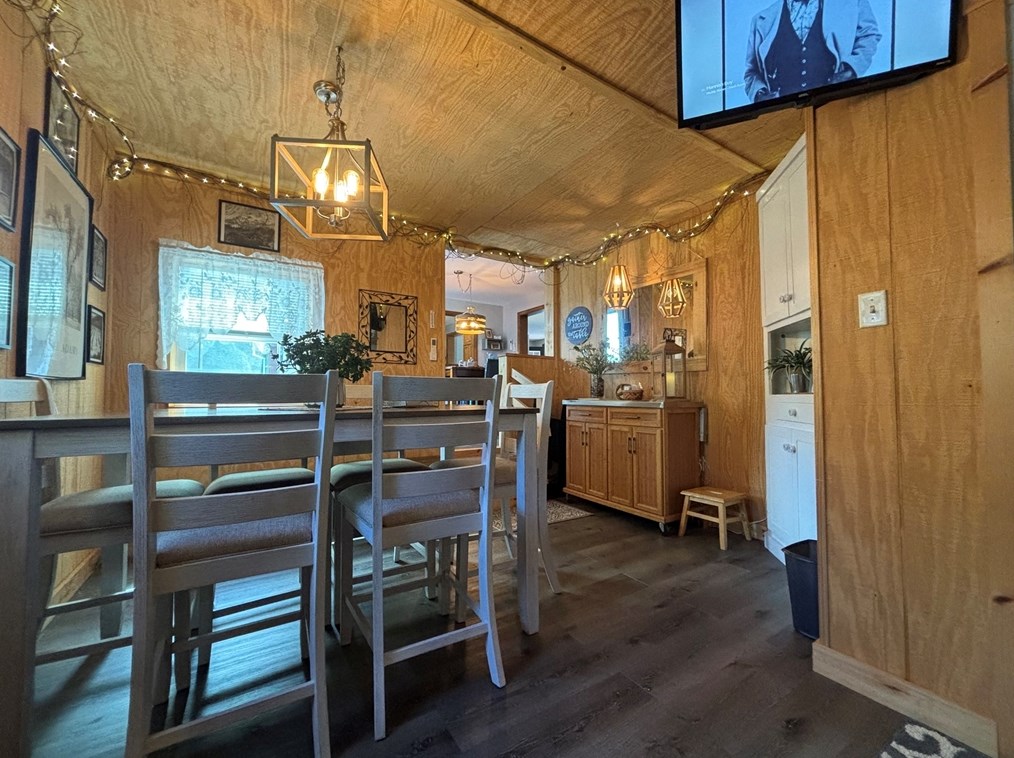 39 Washington Ave, Royalston MA 01331-9552 exterior