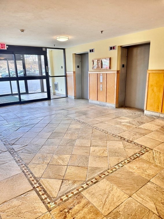 200 Cove Way, Quincy MA 02169-5882 exterior