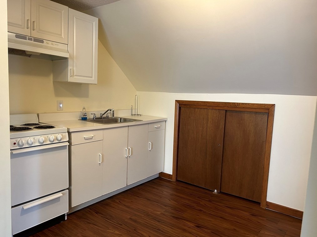 30 Grant St, Taunton MA 02780-3134 exterior