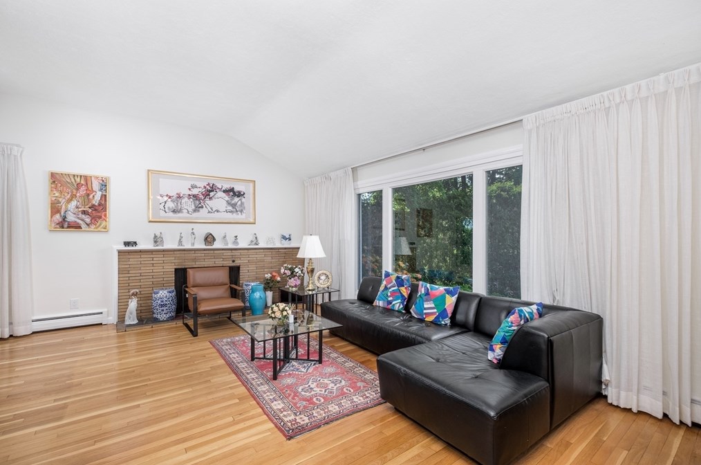 251 Country Club #na, Newton, MA 02459