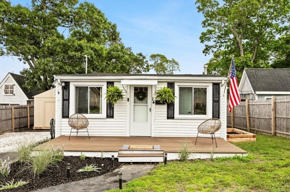 14 Pinehurst Dr, Wareham MA  02571-2065 exterior