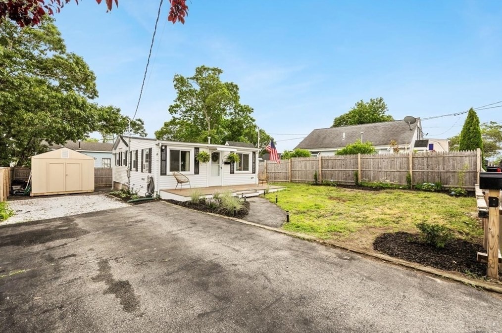 14 Pinehurst Dr, Wareham MA  02571-2065 exterior