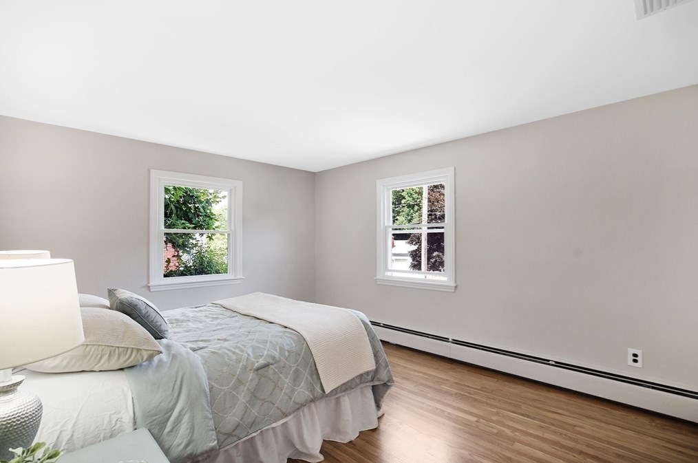 49 Pondview Dr, Chicopee MA 01020-2139 exterior