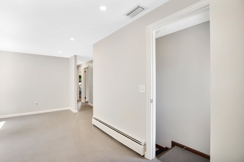 49 Pondview Dr, Chicopee MA 01020-2139 exterior