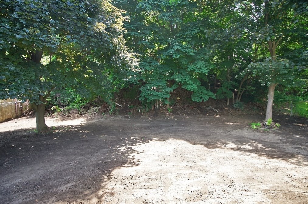 49 Pondview Dr, Chicopee MA 01020-2139 exterior