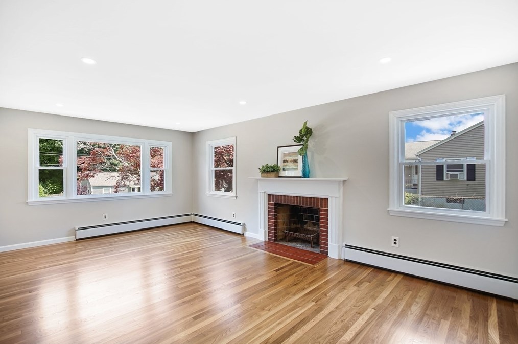 49 Pondview Dr, Chicopee MA 01020-2139 exterior