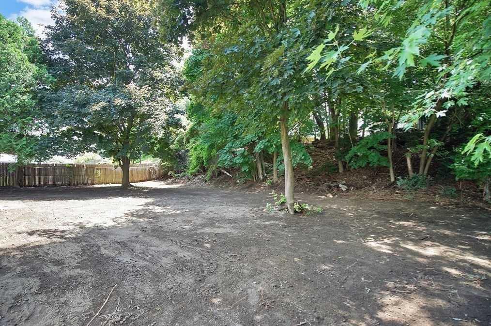 49 Pondview Dr, Chicopee MA 01020-2139 exterior