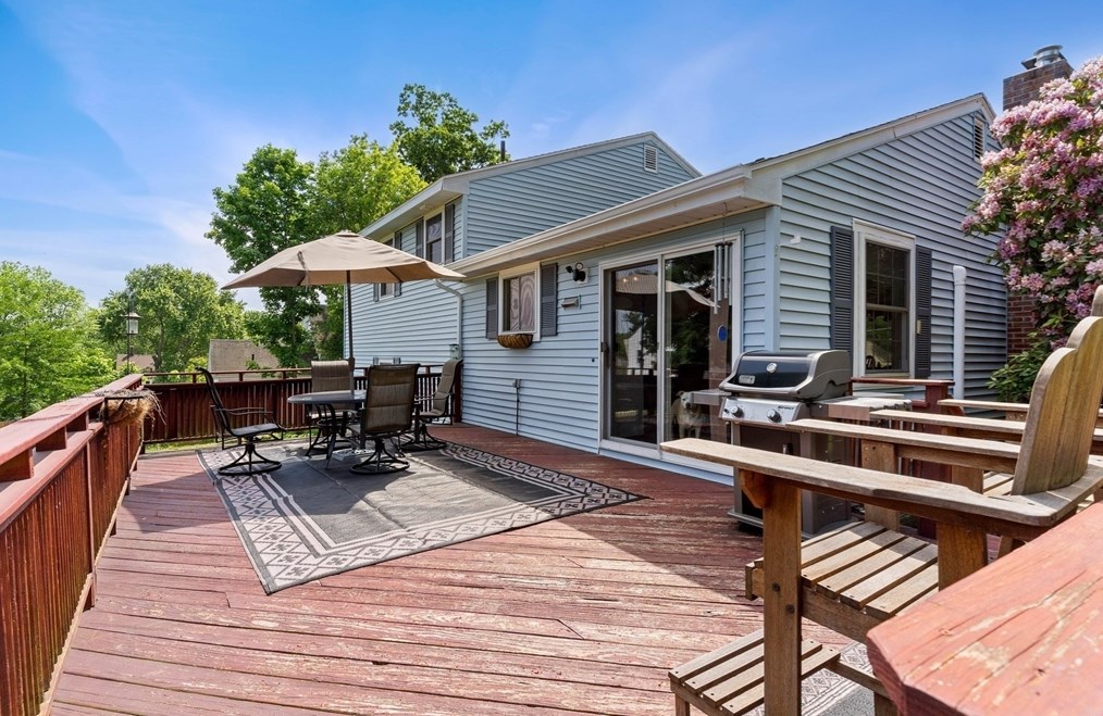 49 Adams St, Haverhill MA 01830-6861 exterior