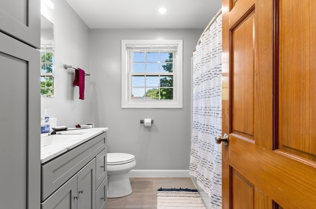 49 Adams St, Haverhill MA 01830-6861 exterior