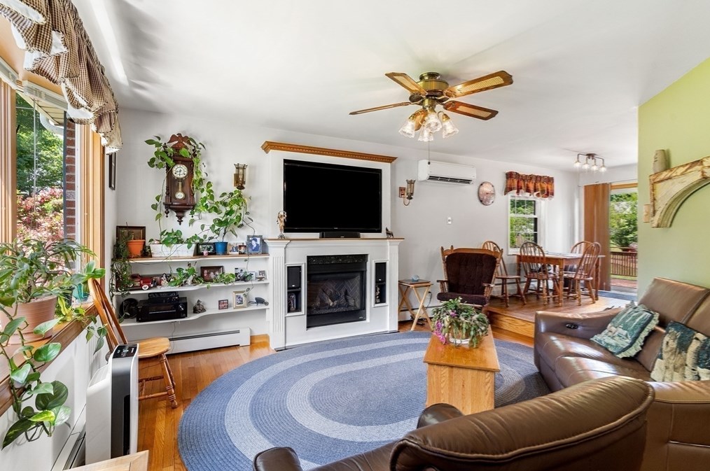 49 Adams St, Haverhill MA 01830-6861 exterior