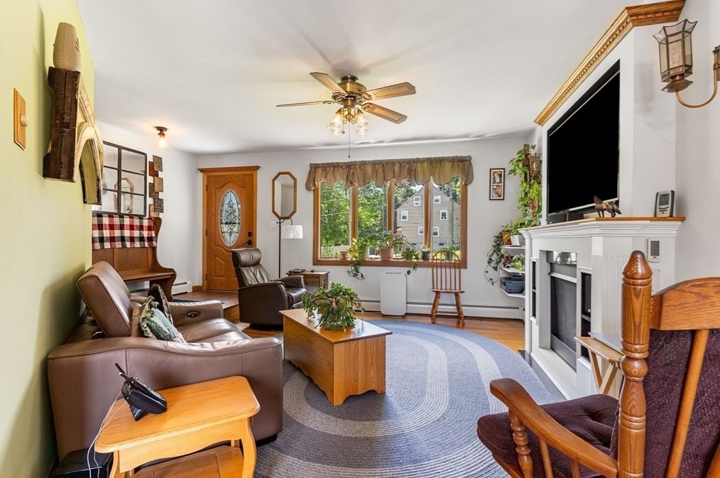 49 Adams St, Haverhill MA 01830-6861 exterior