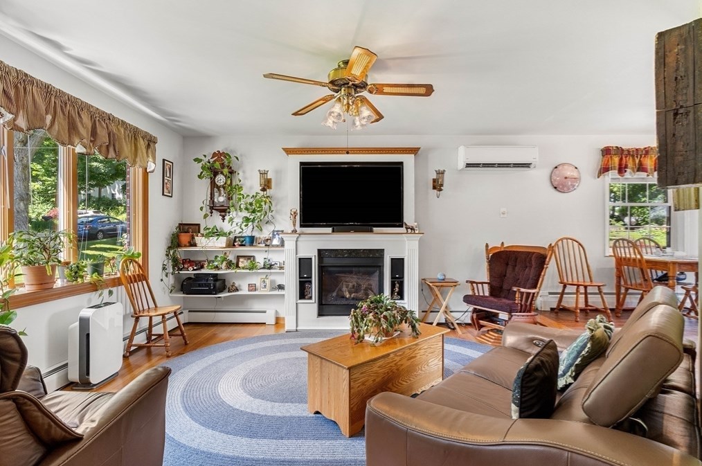 49 Adams St, Haverhill MA 01830-6861 exterior