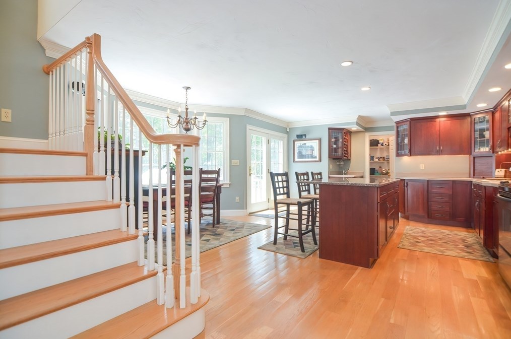 4 Evans Ln, Norfolk MA 02056-1545 exterior