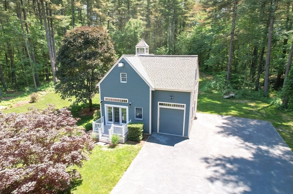 4 Evans Ln, Norfolk MA 02056-1545 exterior