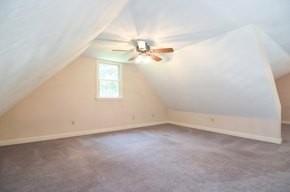 4 Evans Ln, Norfolk MA 02056-1545 exterior