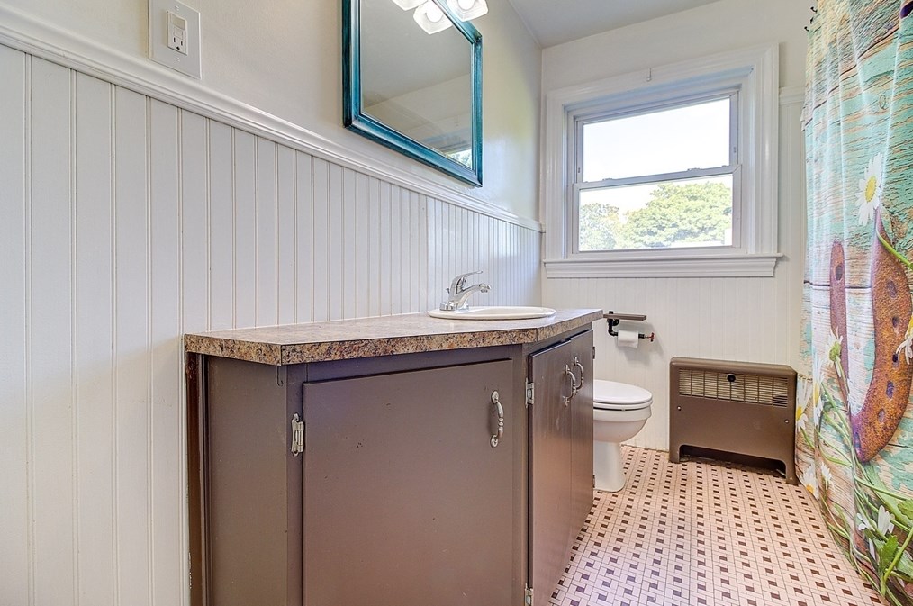 12 Chainey St, Seekonk MA 02771-4312 exterior