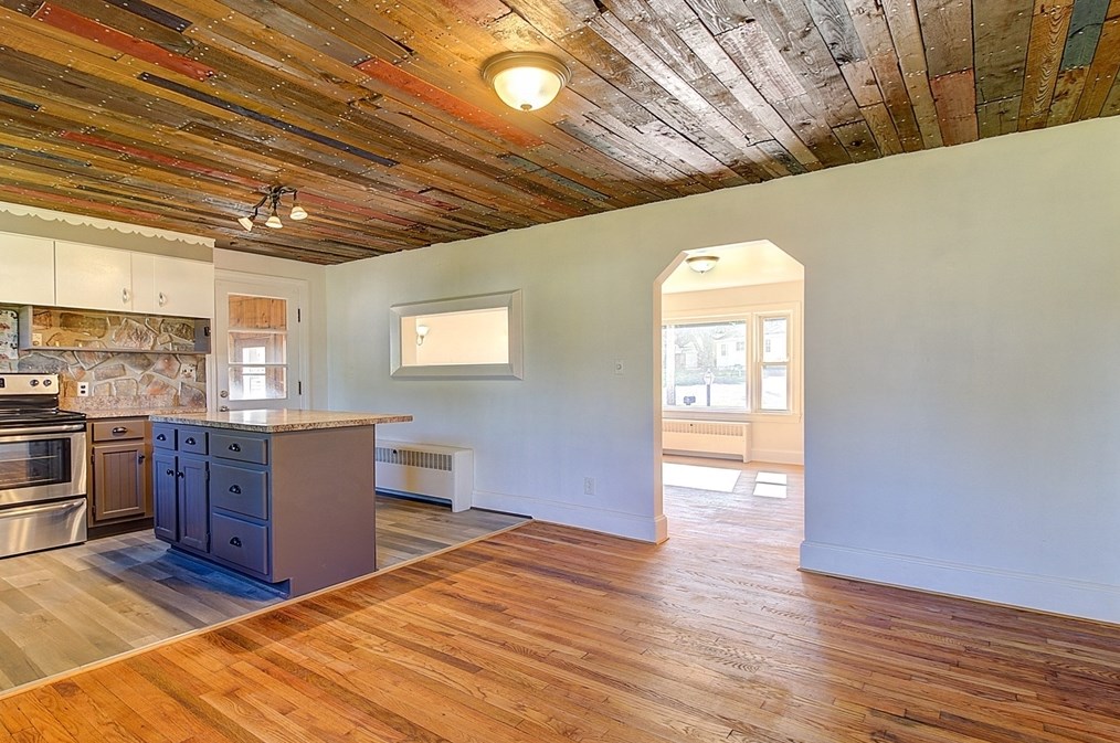 12 Chainey St, Seekonk MA 02771-4312 exterior