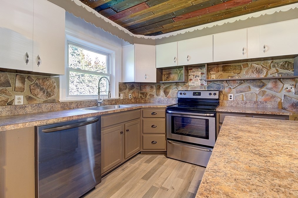 12 Chainey St, Seekonk MA 02771-4312 exterior