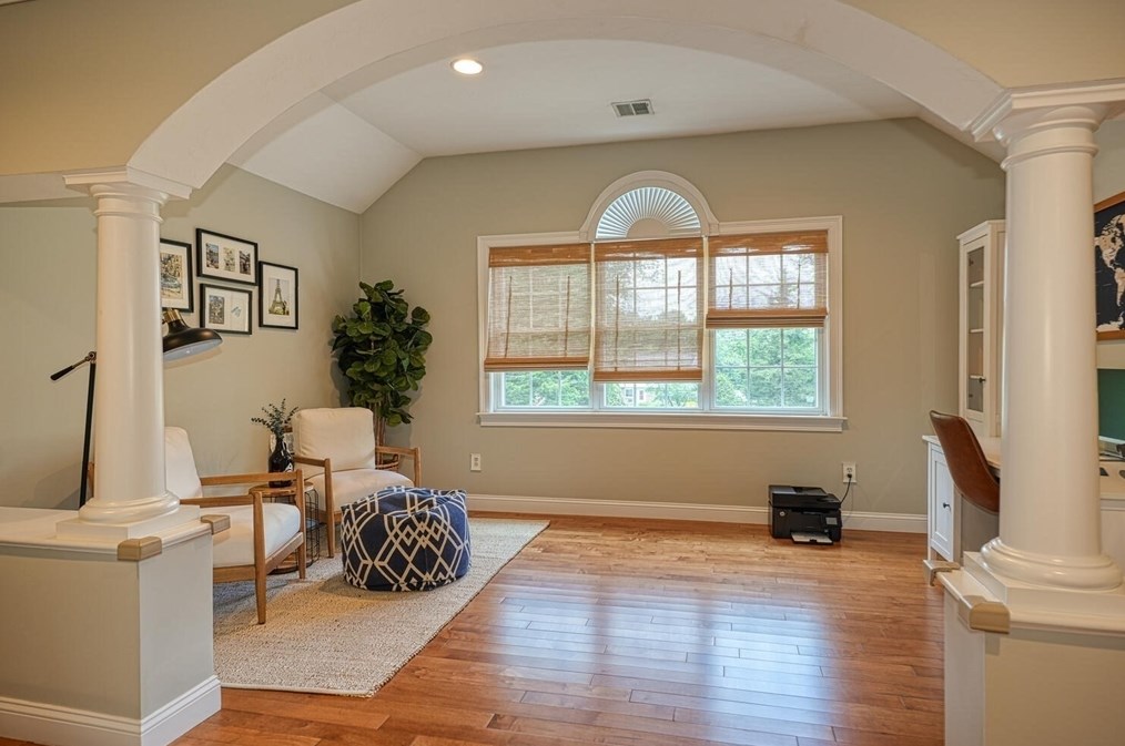 17 Elm St, Hopkinton MA  01748-1666 exterior