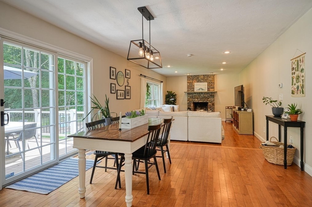 17 Elm St, Hopkinton MA  01748-1666 exterior