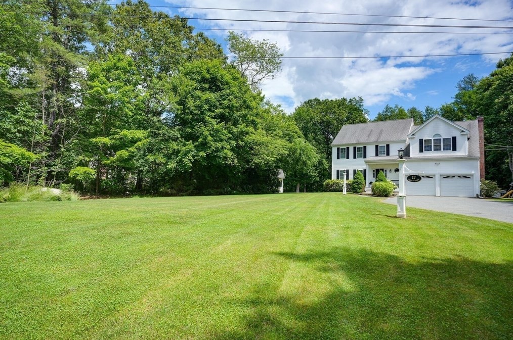 17 Elm St, Hopkinton MA  01748-1666 exterior