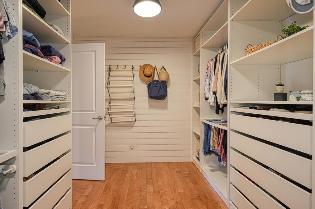 17 Elm St, Hopkinton MA  01748-1666 exterior