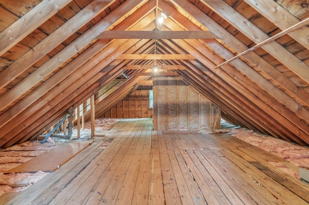 97 Old Brk Rd, Springfield MA 01128 exterior