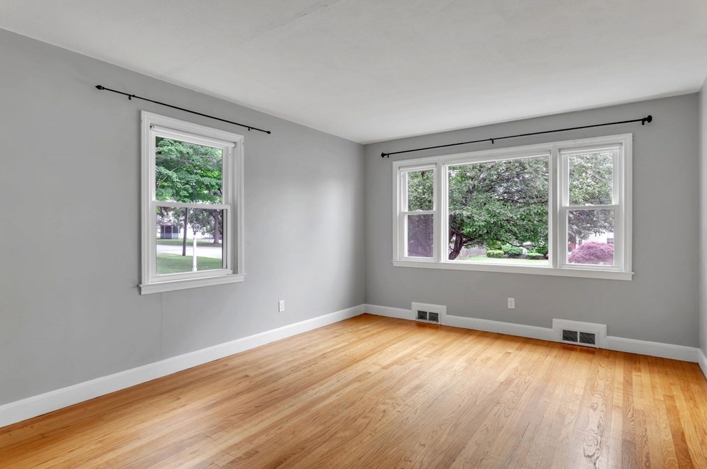 97 Old Brk Rd, Springfield MA 01128 exterior