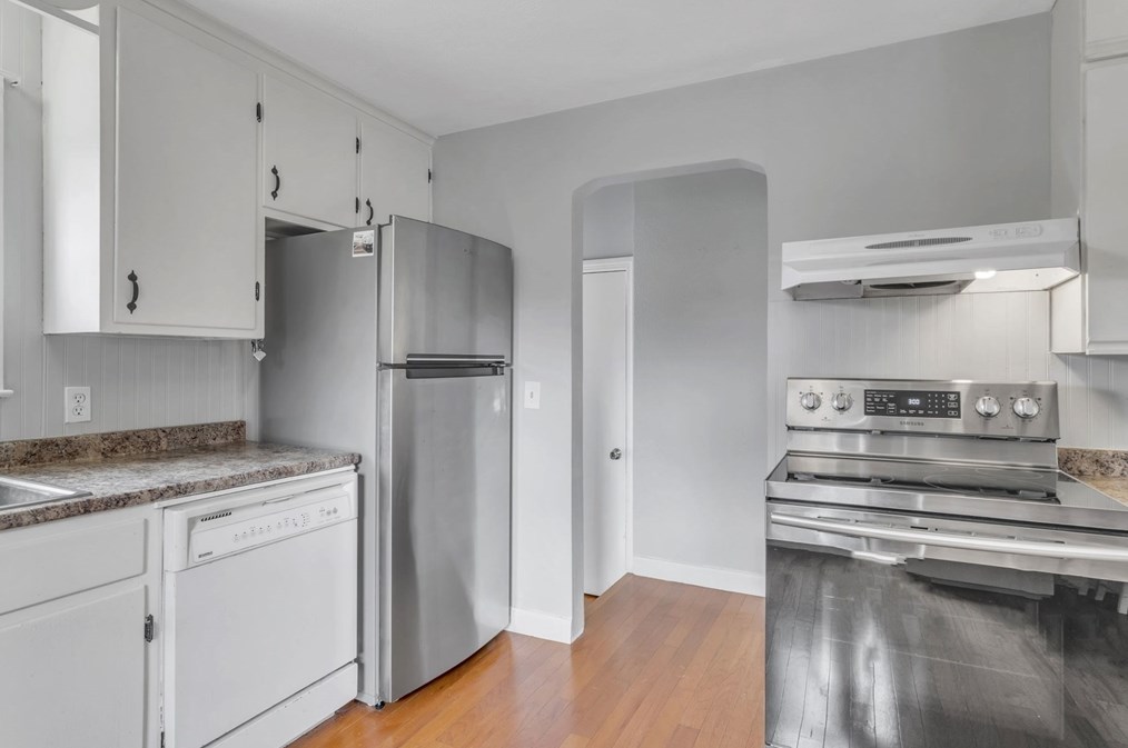 97 Old Brk Rd, Springfield MA 01128 exterior