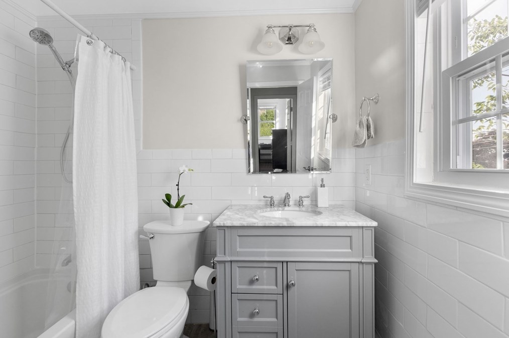 134 Madison Ave, Quincy MA 02169-7926 exterior