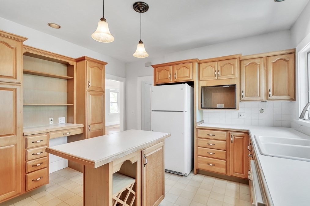 12 Guild St, Quincy MA 02169-6620 exterior