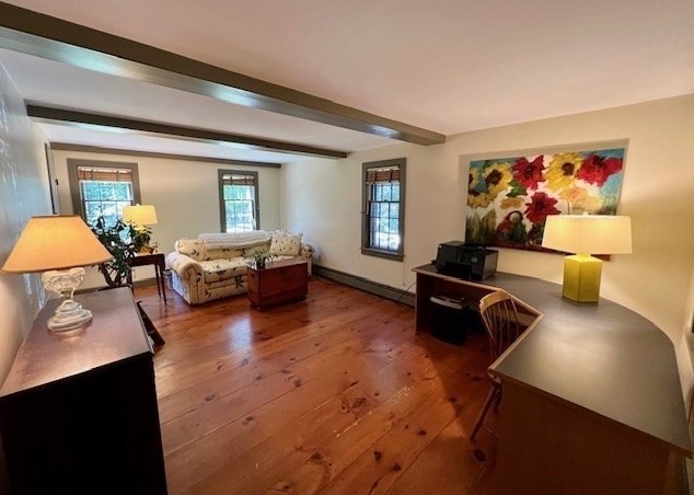 376 Grove St, Worcester MA 01605-1223 exterior