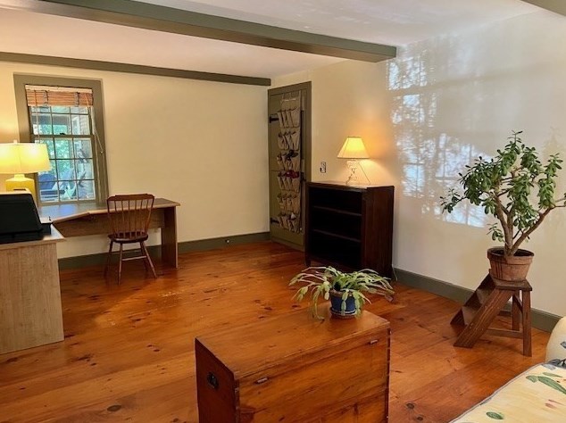 376 Grove St, Worcester MA 01605-1223 exterior