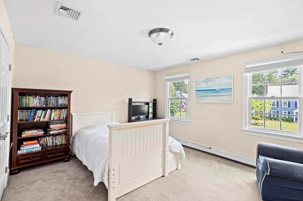 4 Julian Way, Hingham MA 02043-3939 exterior