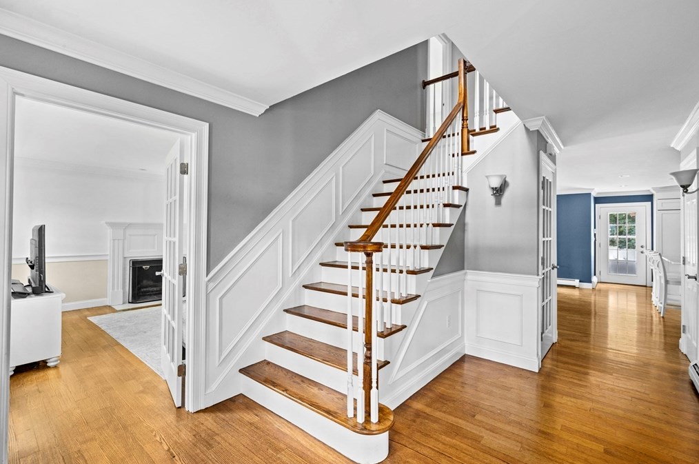 4 Julian Way, Hingham MA 02043-3939 exterior